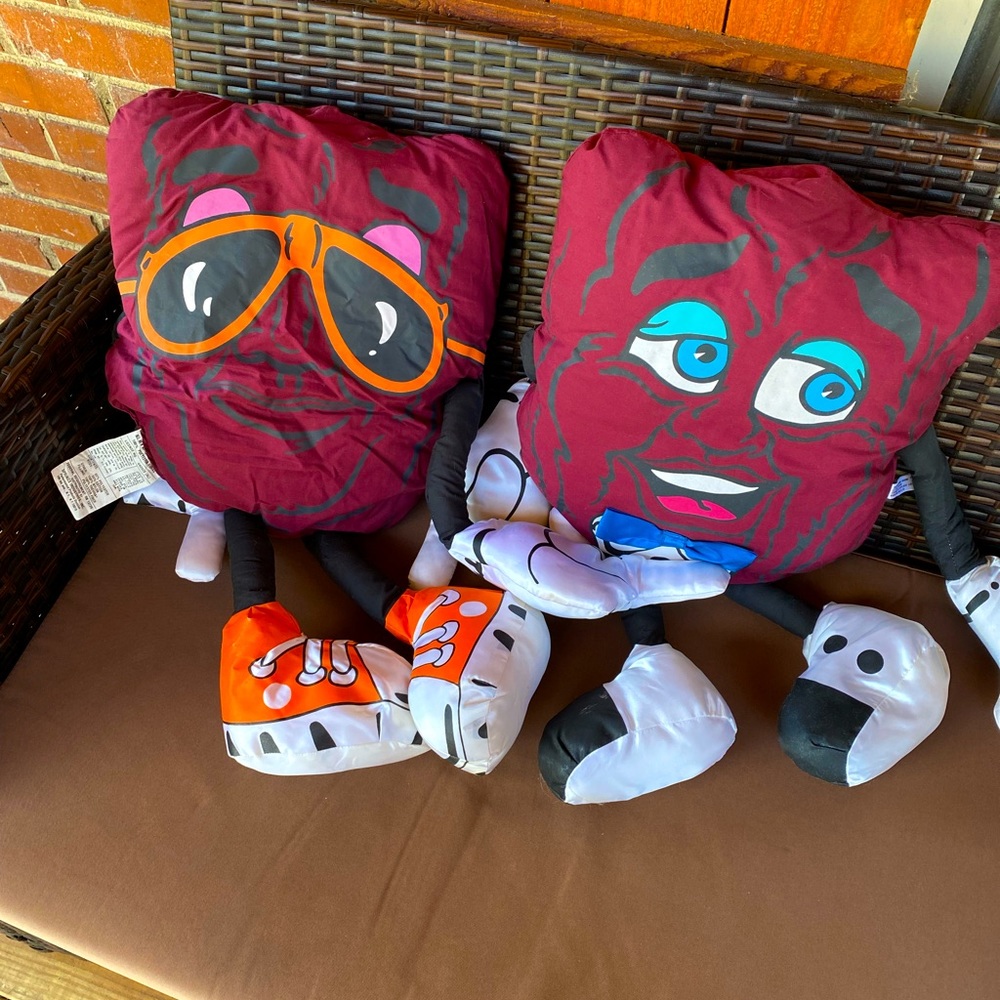 1987 vintage California raisins plush pillows